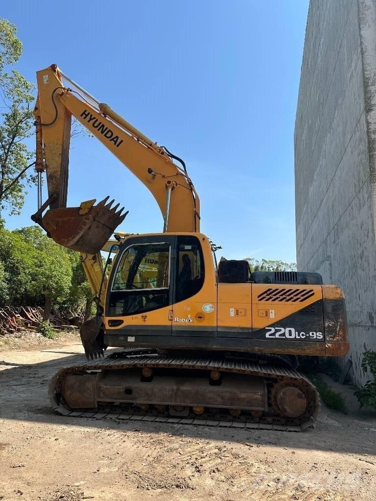 Hyundai 220LC-9S Excavadoras sobre orugas