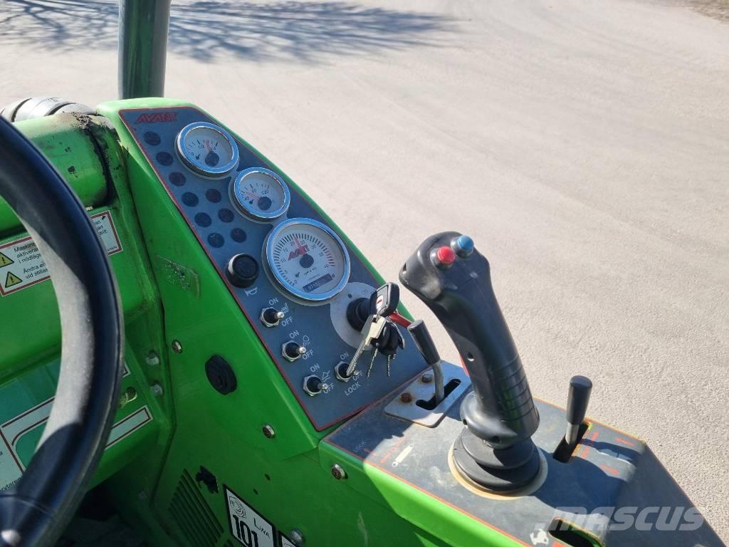 Avant 528 Minicargadoras