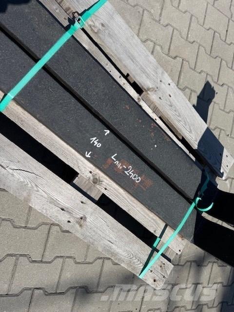 Linde 2400 MM Horquillas