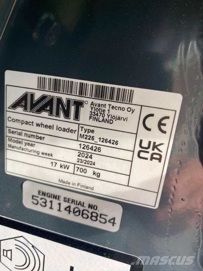 Avant 225 Otras máquinas de jardinería y limpieza urbana