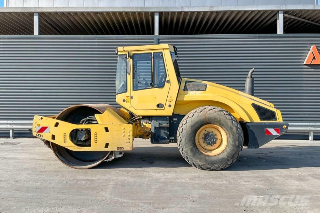 Bomag BW 213 DH-4 Rodillos de un solo tambor
