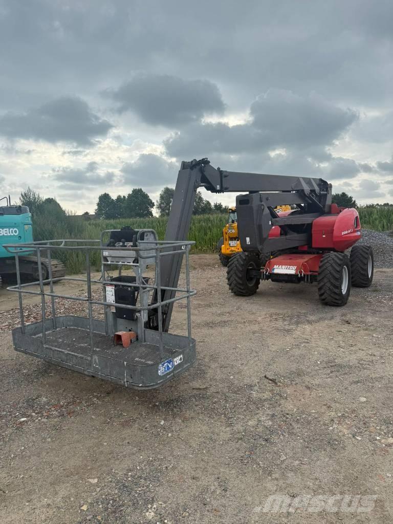 Manitou ATJ 200 Plataformas con brazo de elevación manual