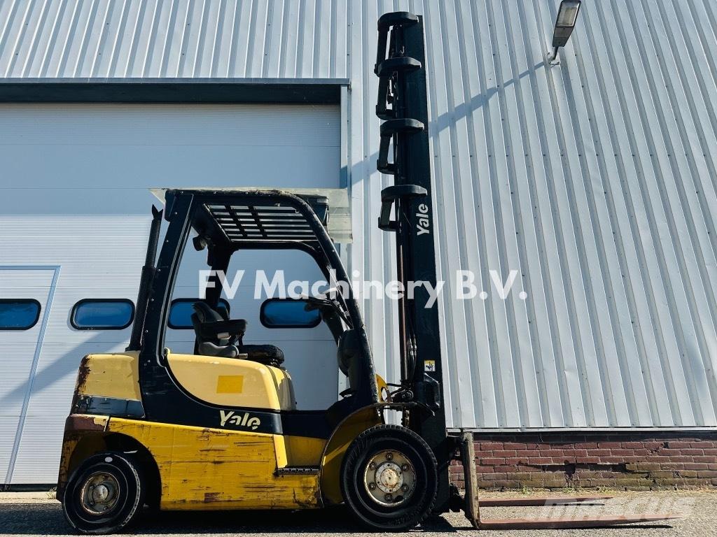 Yale GDP 25 VX Camiones diesel