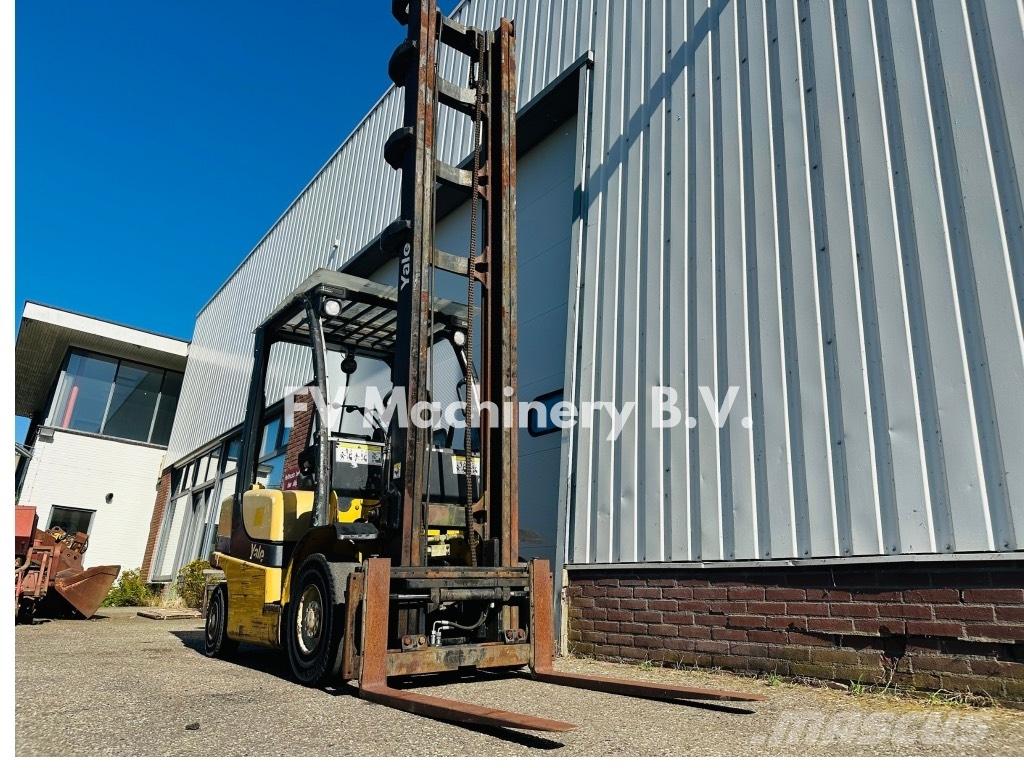 Yale GDP 25 VX Camiones diesel