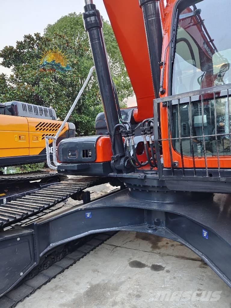 Doosan DX 300 LC Excavadoras sobre orugas