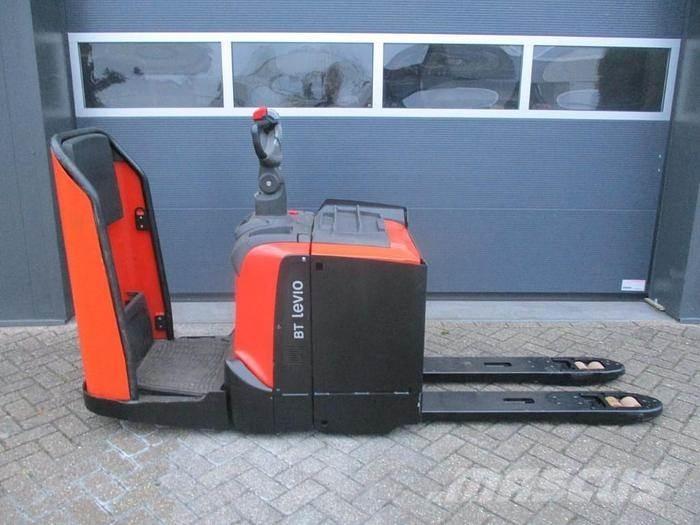 Toyota LPE 250 Montacargas con plataformas de baja elevación