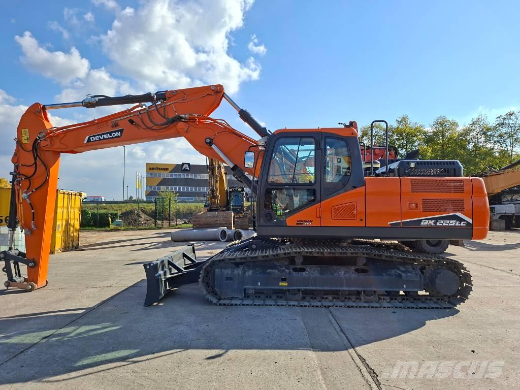 Develon DX225LC-7 Excavadoras sobre orugas