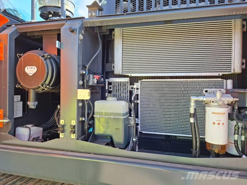 Develon DX225LC-7 Excavadoras sobre orugas