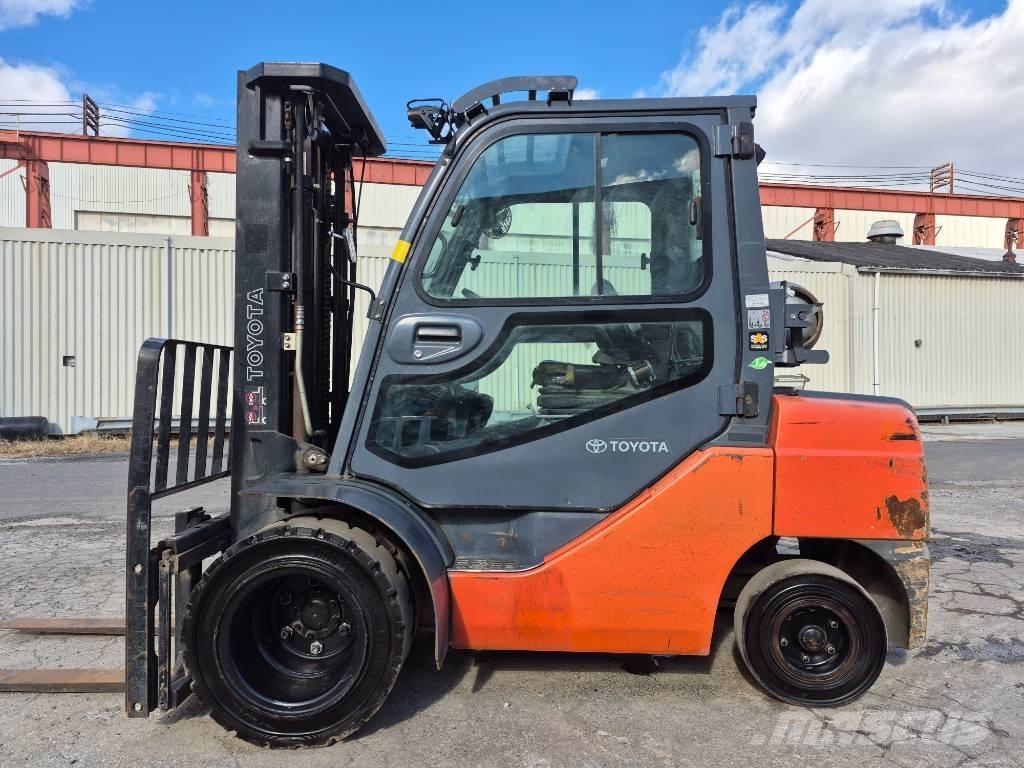 Toyota 8 FGU 30 Montacargas - otros