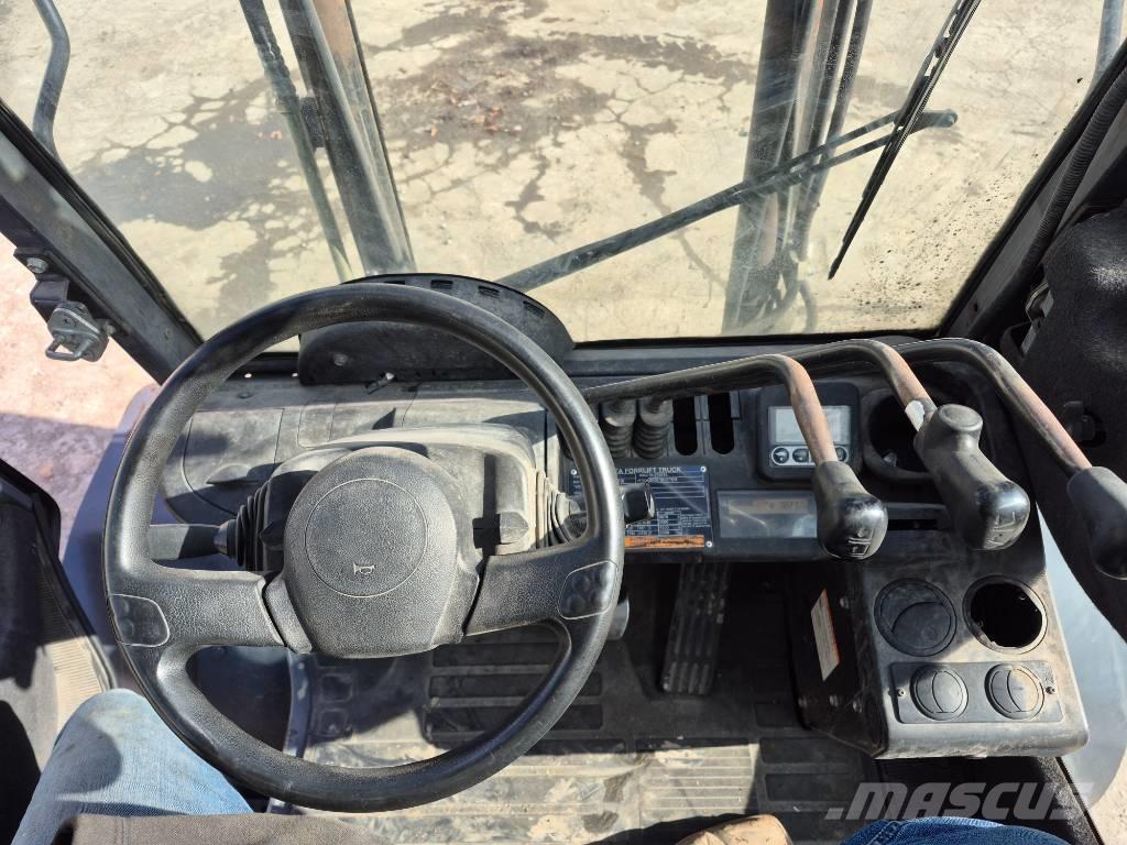 Toyota 8 FGU 30 Montacargas - otros