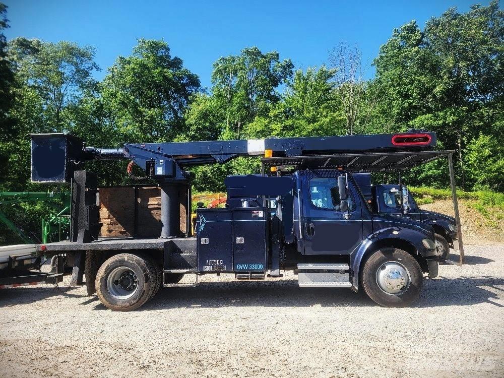 Freightliner M2106 Plataformas sobre camión