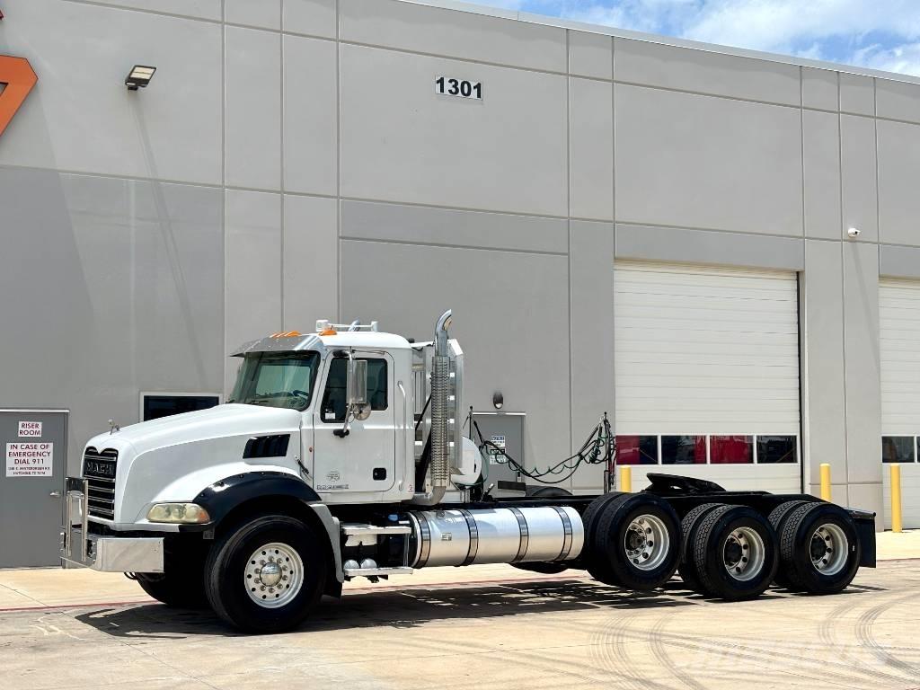 Mack Granite GU 813 Camiones tractor