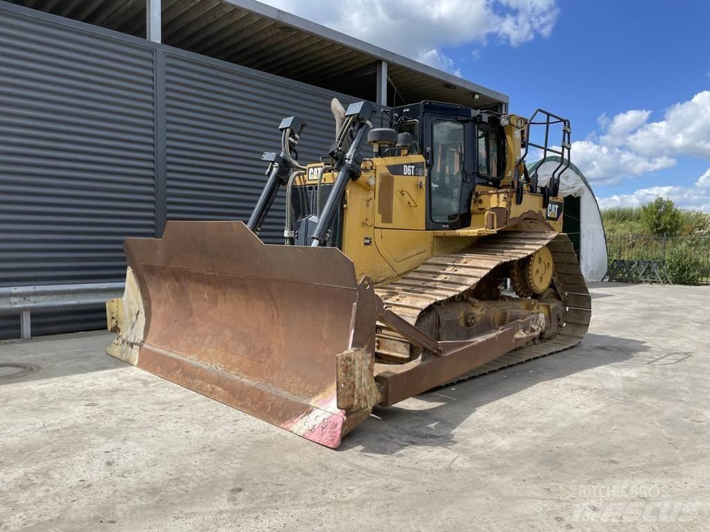 CAT D6T LGP Buldozer sobre oruga