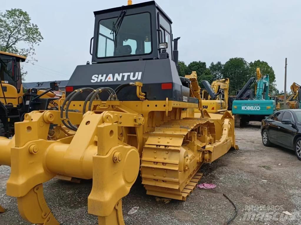 Shantui D22 Buldozer sobre oruga