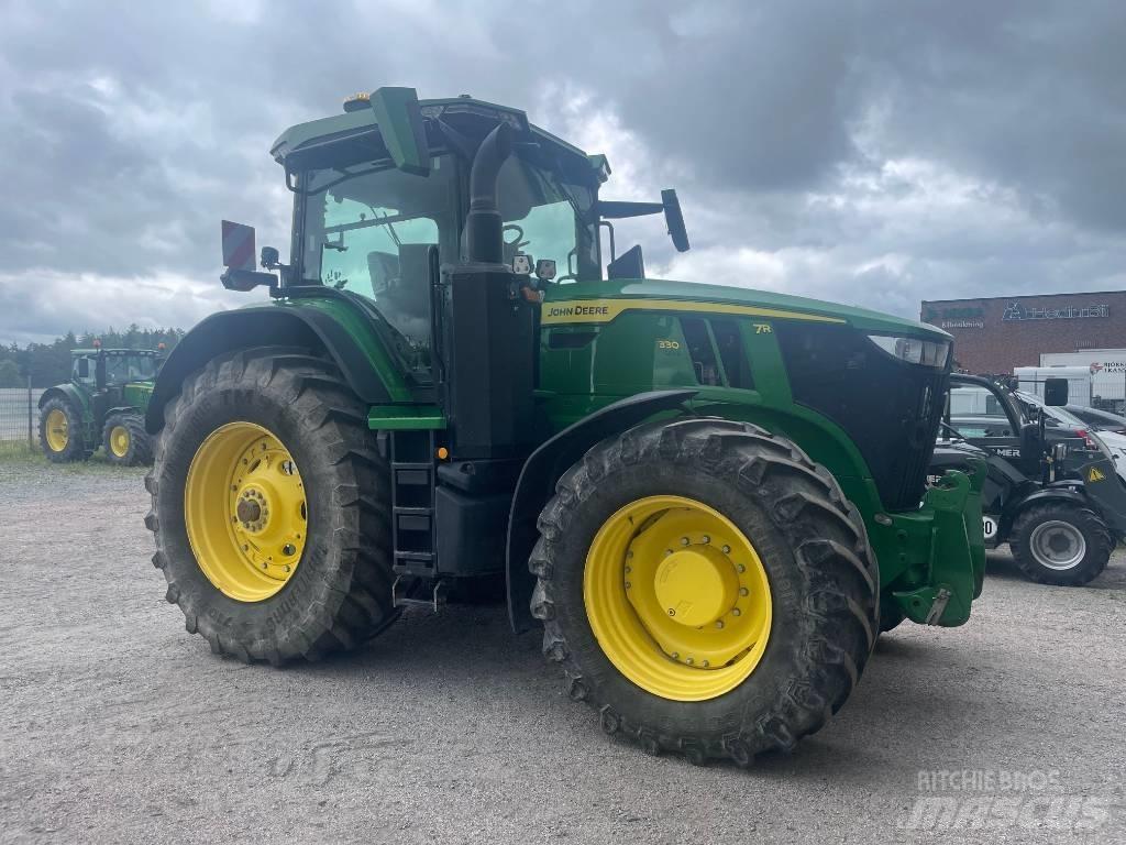 John Deere 7R330 Tractores