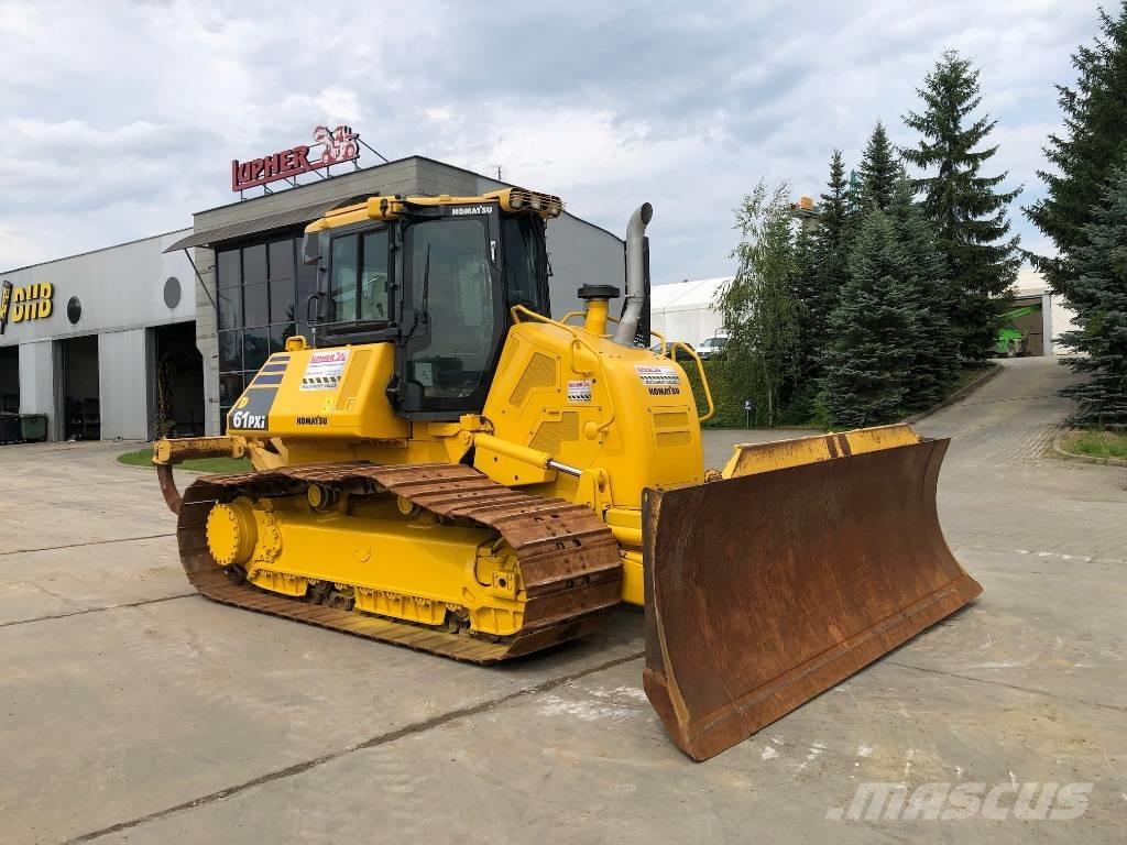 Komatsu D 61 PXi-24 Buldozer sobre oruga