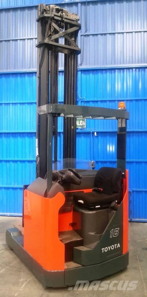 Toyota 7 FBRE 16 Montacargas de alcance de gran altura