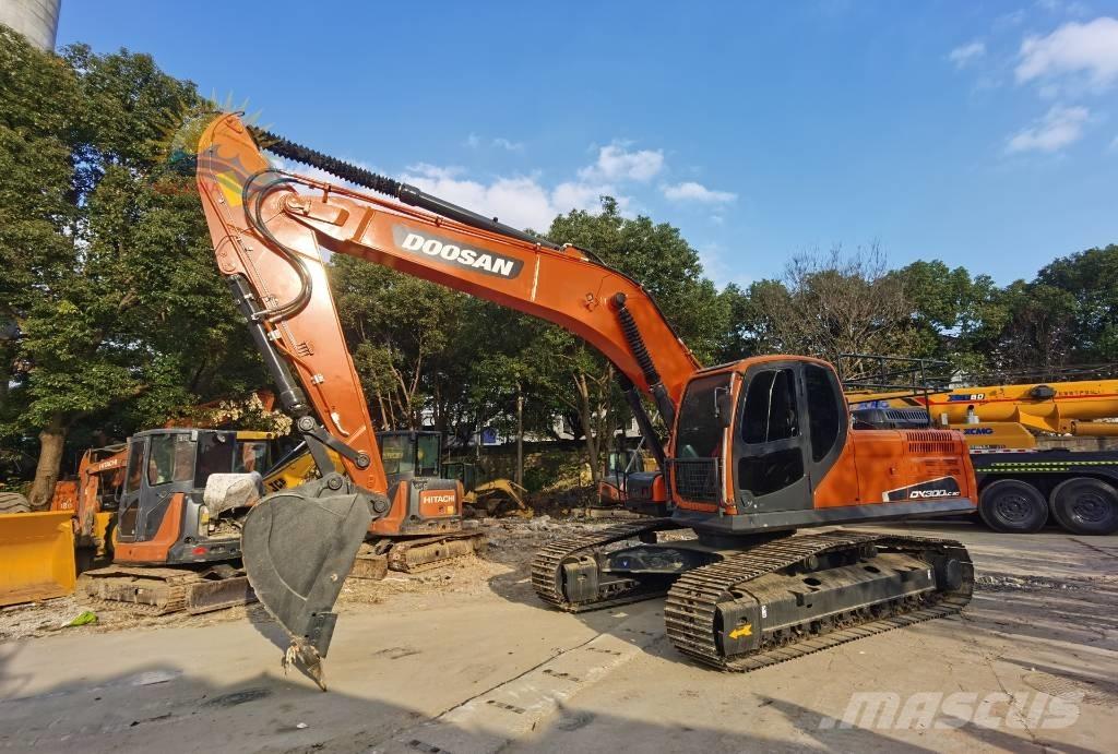 Doosan DX 300 LC Excavadoras sobre orugas
