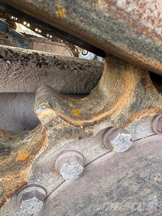 Hitachi ZX650LCH Excavadoras sobre orugas