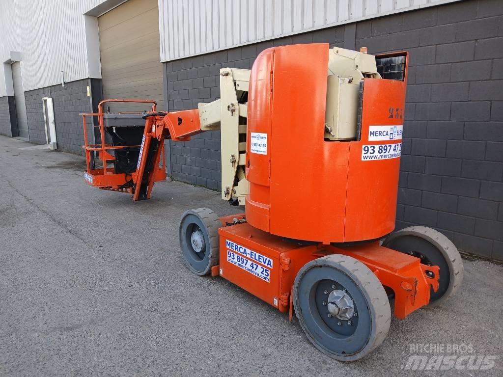 JLG E300AJP Plataformas con brazo de elevación manual