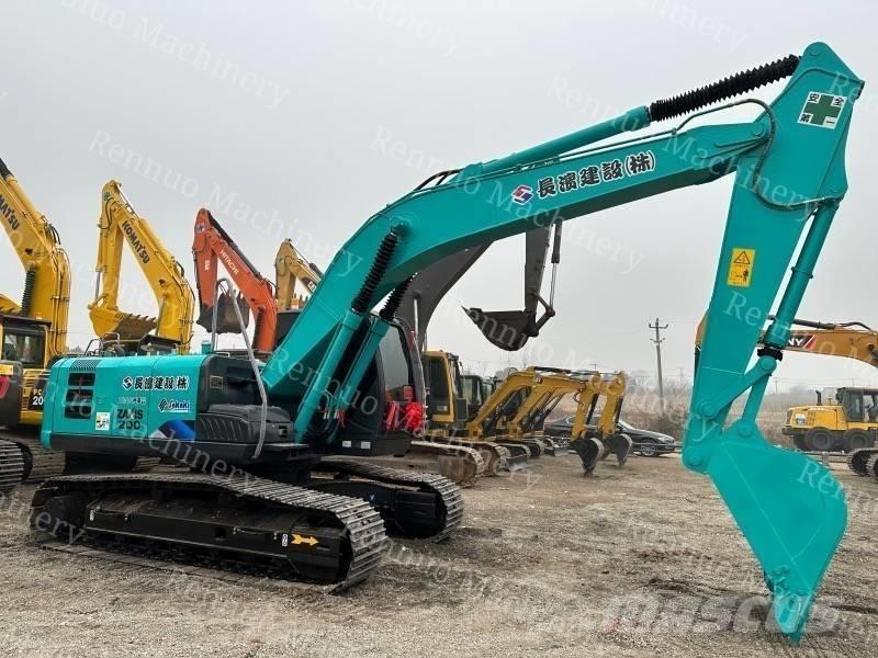 Hitachi ZX 200 Excavadoras sobre orugas
