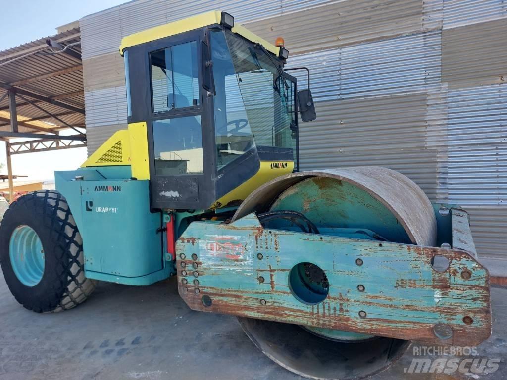 Ammann AC 110 Rodillos de un solo tambor