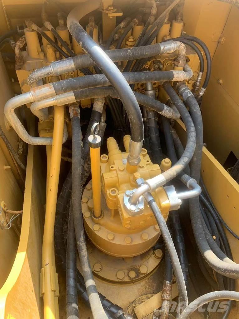 CAT 323 D L Excavadoras sobre orugas