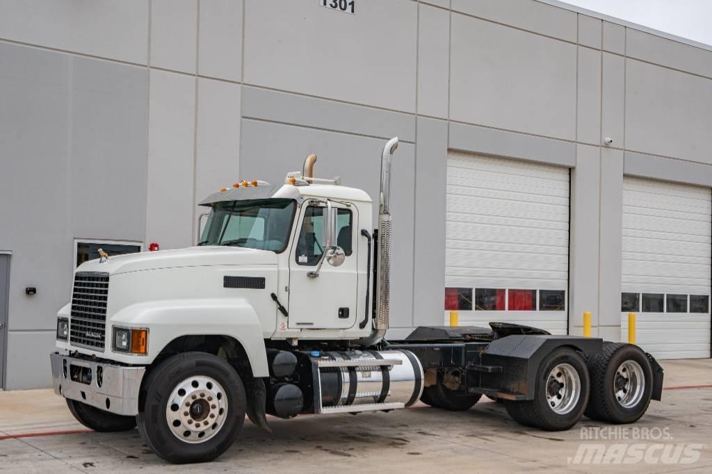 Mack Pinnacle Camiones tractor