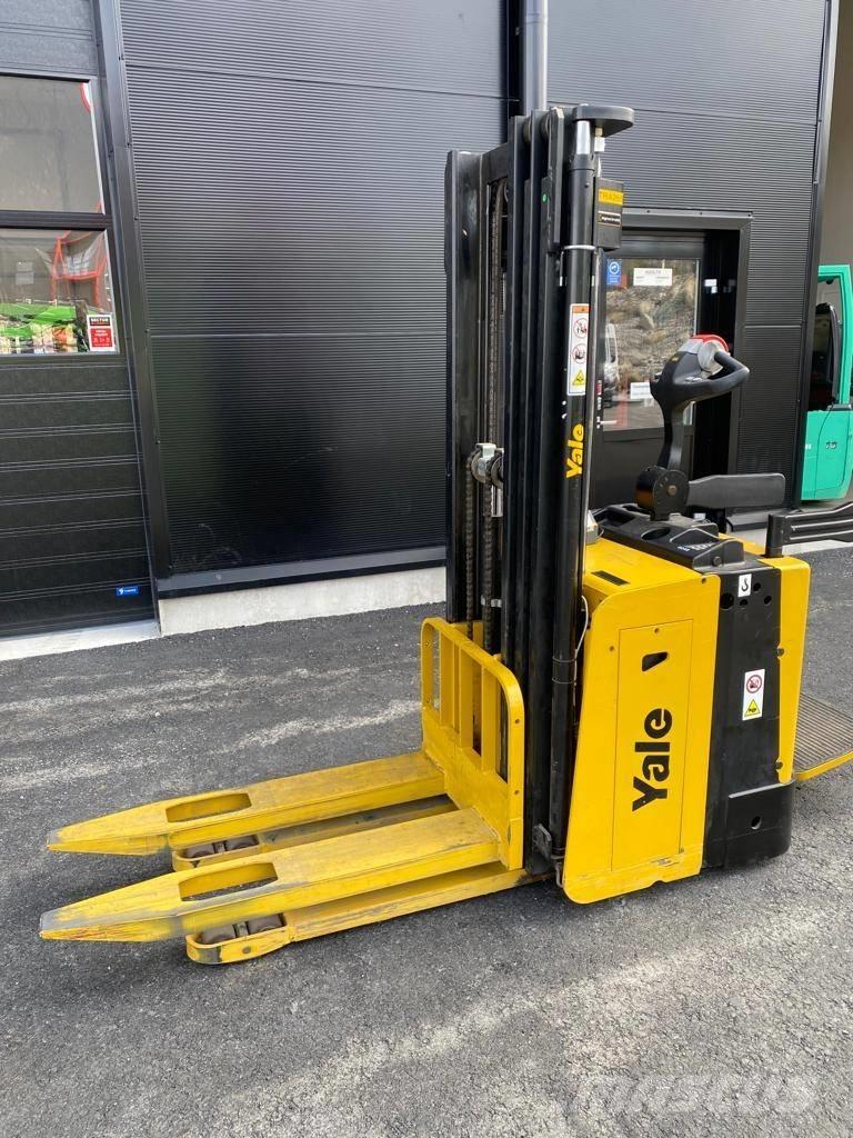 Yale MS15X Apiladoras eléctricos