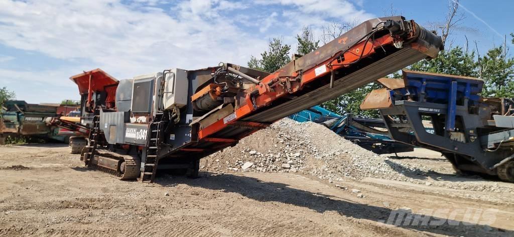 Sandvik QJ 341 Trituradoras móviles