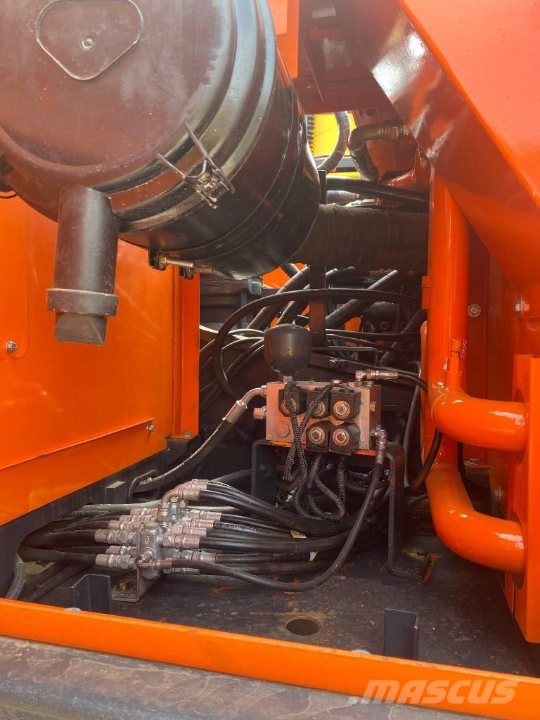 Doosan DX 300 LC Excavadoras sobre orugas