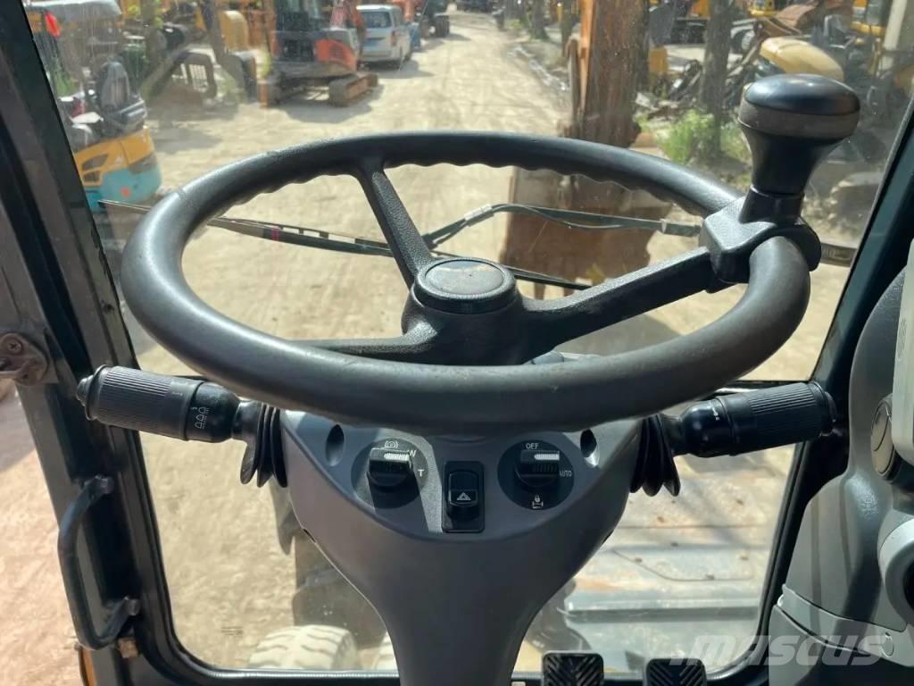 Hyundai R210W-9 Excavadoras de ruedas