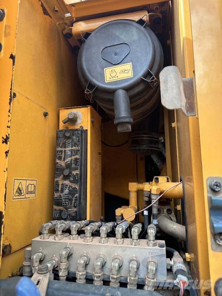 Hyundai R210W-9 Excavadoras de ruedas