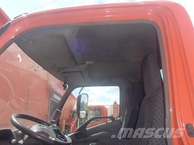 Hino 195 Camiones con chasís y cabina