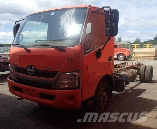 Hino 195 Camiones con chasís y cabina