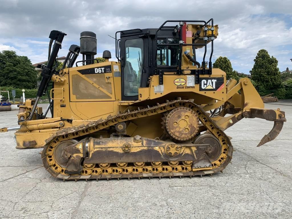 CAT D 6 T XLVP Buldozer sobre oruga