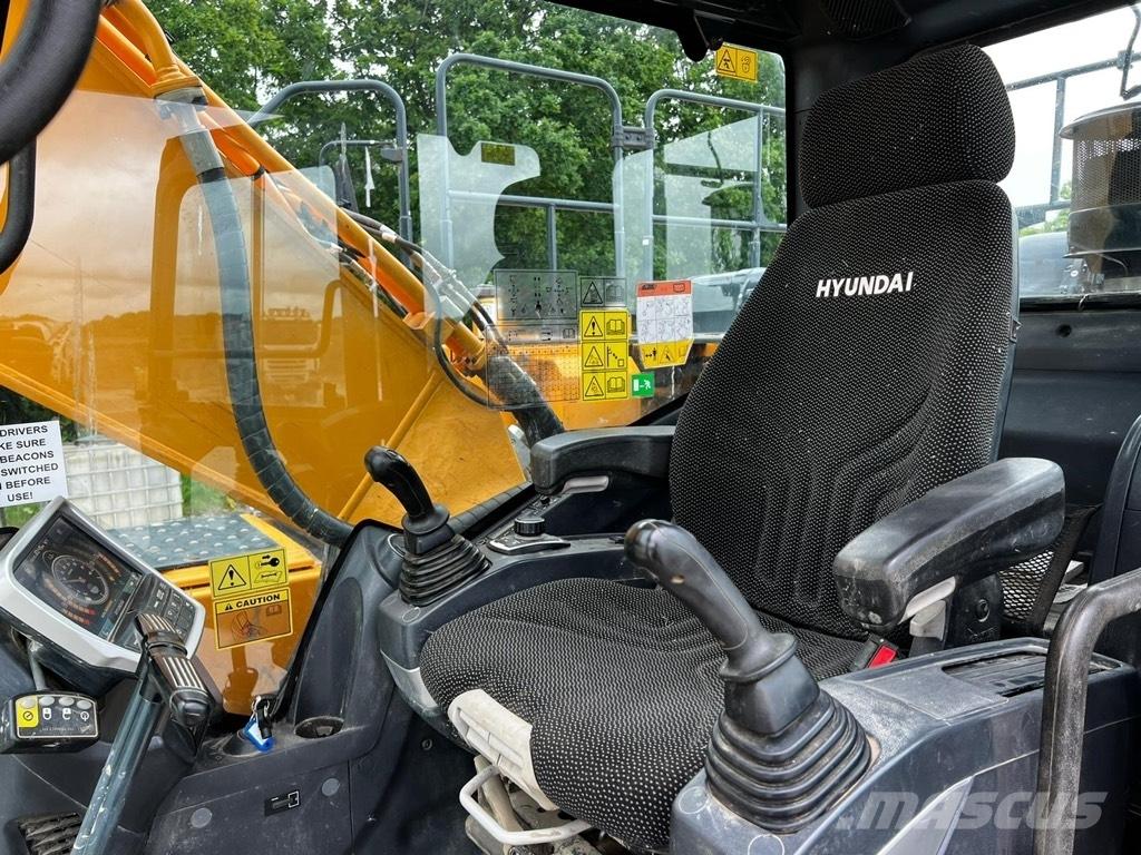 Hyundai HX 220 L Excavadoras sobre orugas