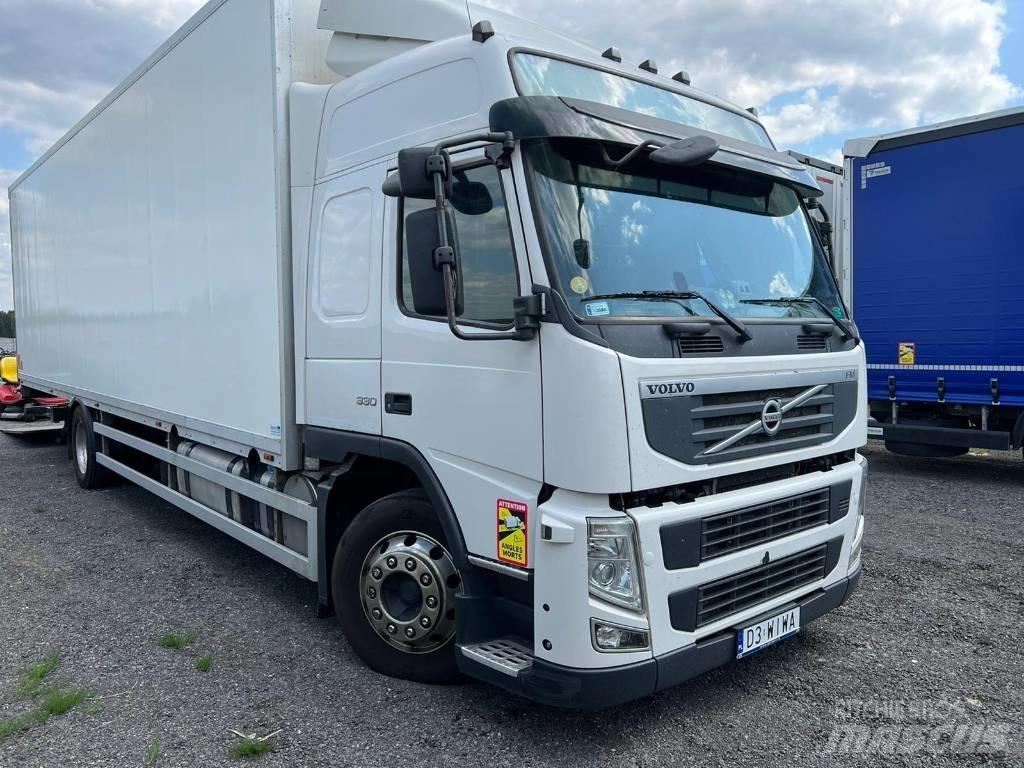 Volvo FM 330 Camiones con caja de remolque