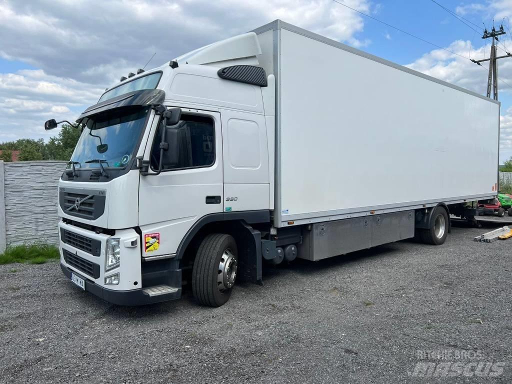 Volvo FM 330 Camiones con caja de remolque