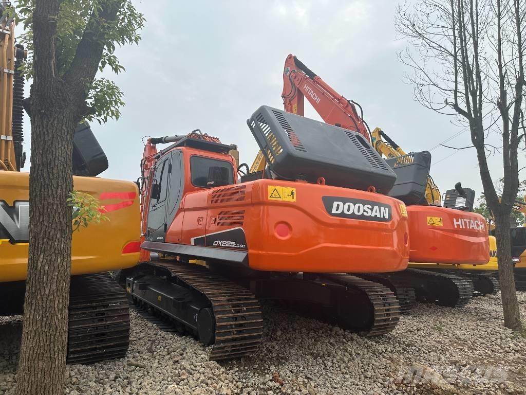 Doosan DX225 Excavadoras sobre orugas