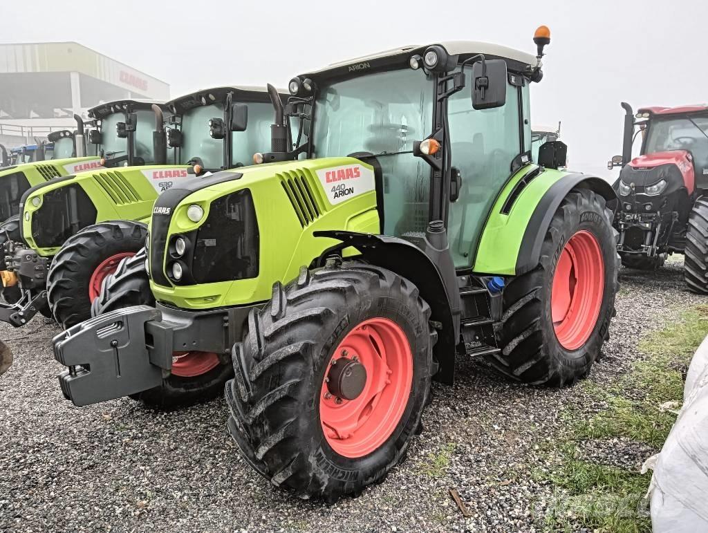CLAAS Arion 440 Tractores