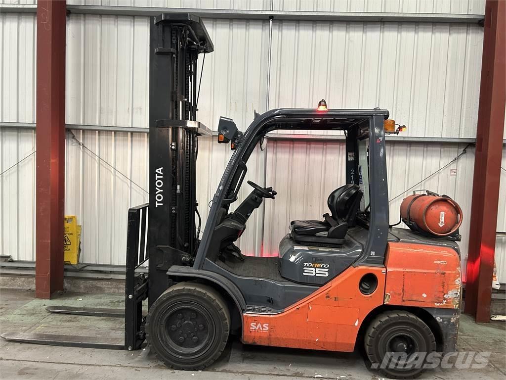 Toyota 02-8FGJF35 Camiones LPG