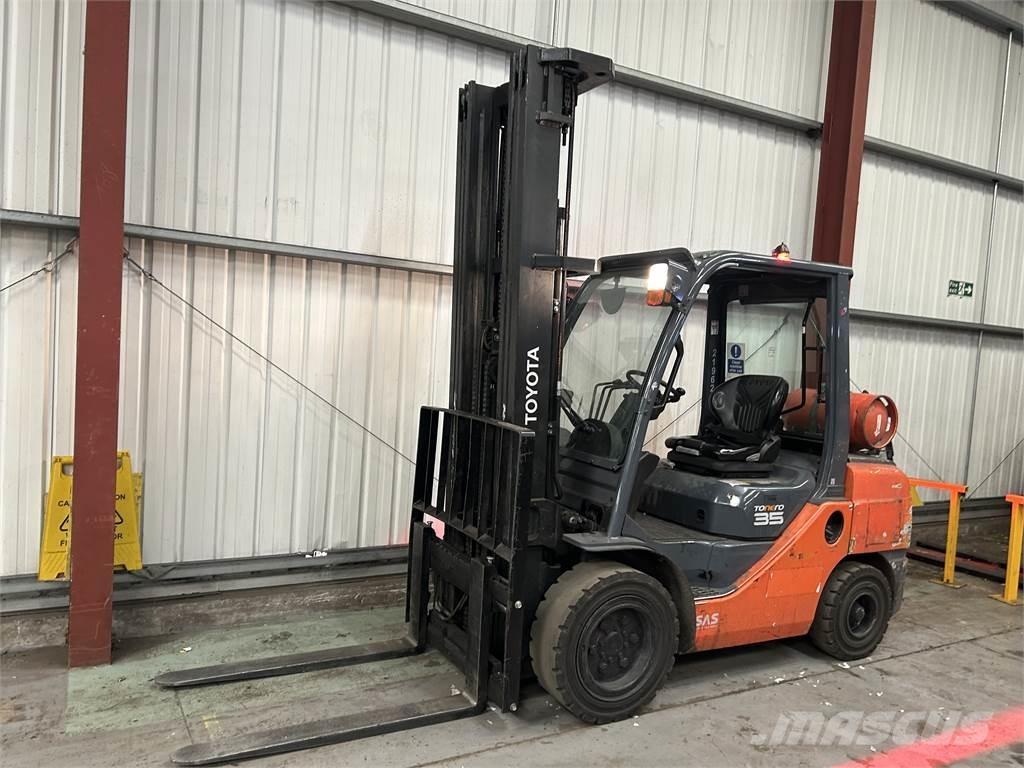 Toyota 02-8FGJF35 Camiones LPG