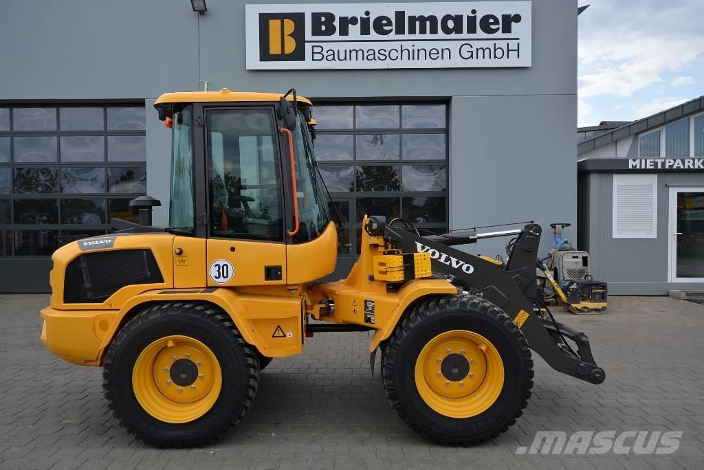 Volvo L 35 HS Cargadoras sobre ruedas