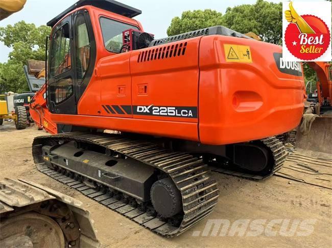 Doosan DX 225 LCA Excavadoras sobre orugas