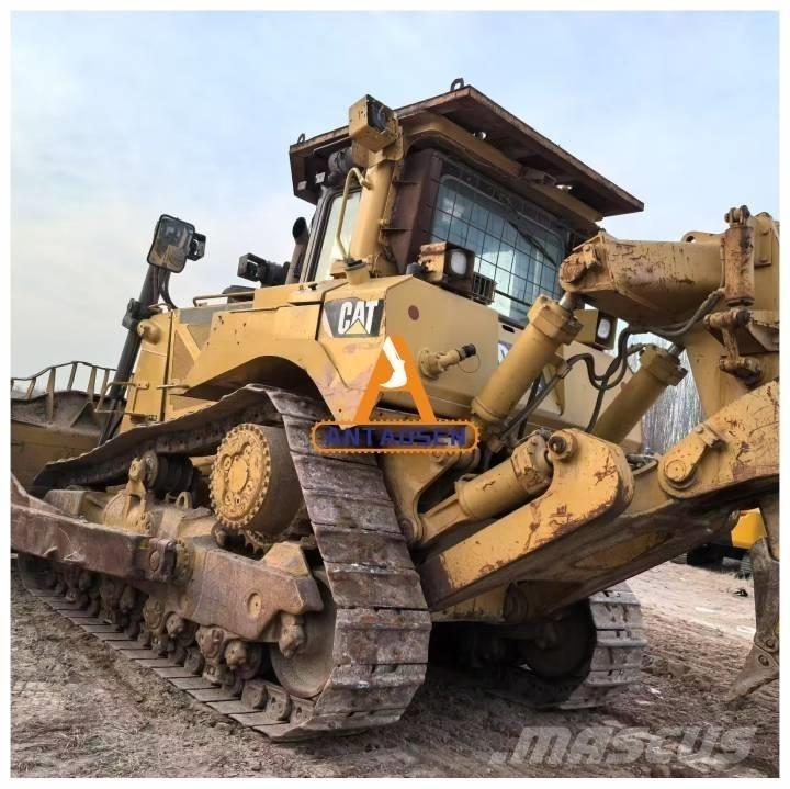 CAT D 8 T Buldozer sobre oruga
