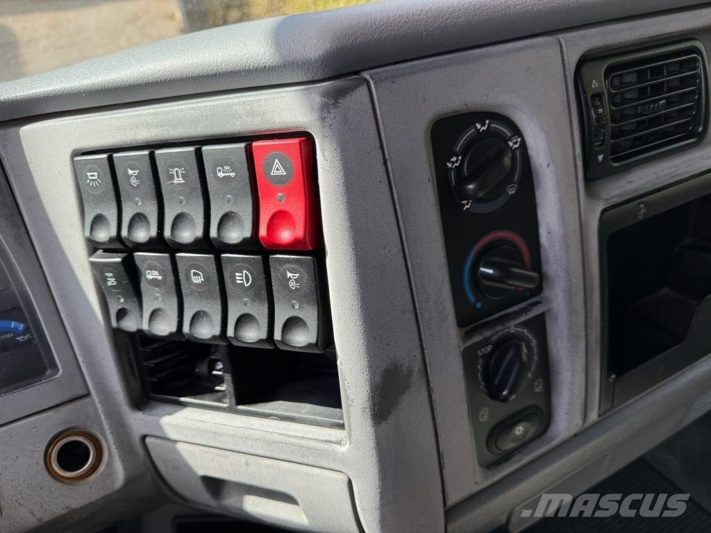 Renault Midlum Camiones con caja de remolque