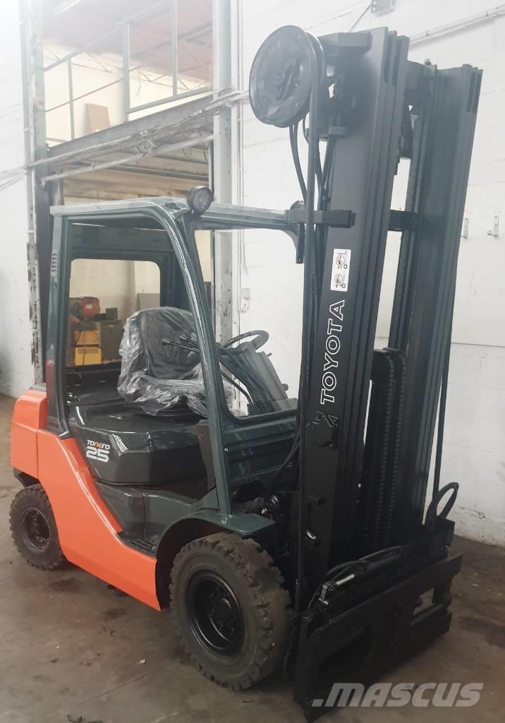 Toyota 52-8 FD 25 Camiones diesel