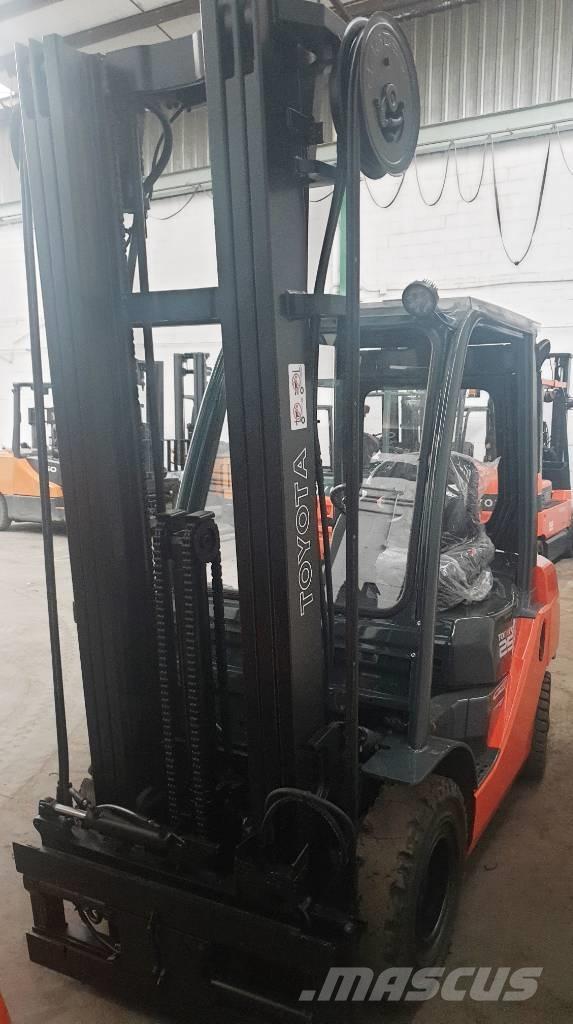 Toyota 52-8 FD 25 Camiones diesel