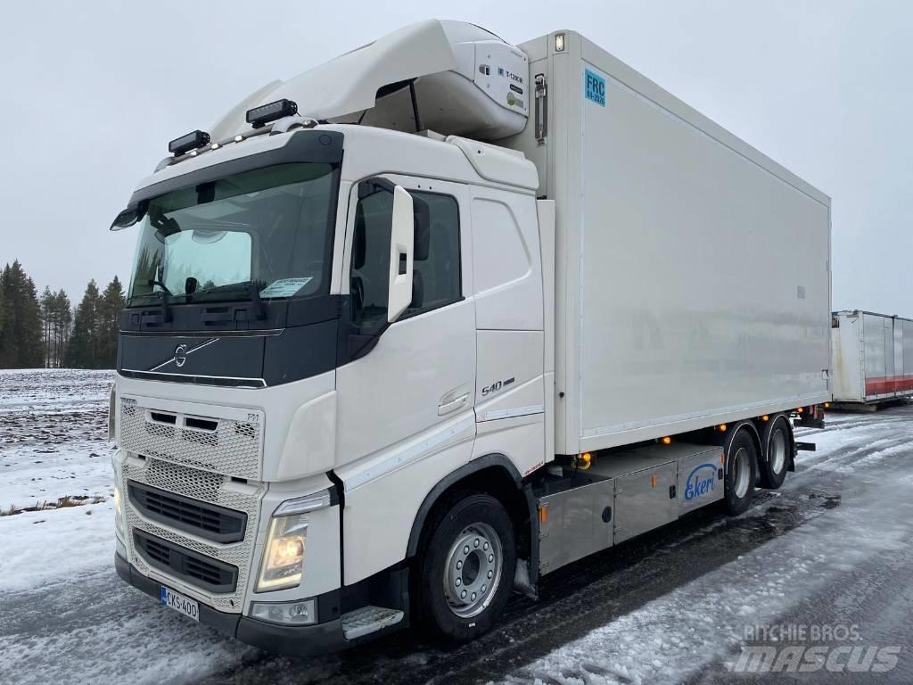 Volvo FH 13 Camiones con caja de remolque